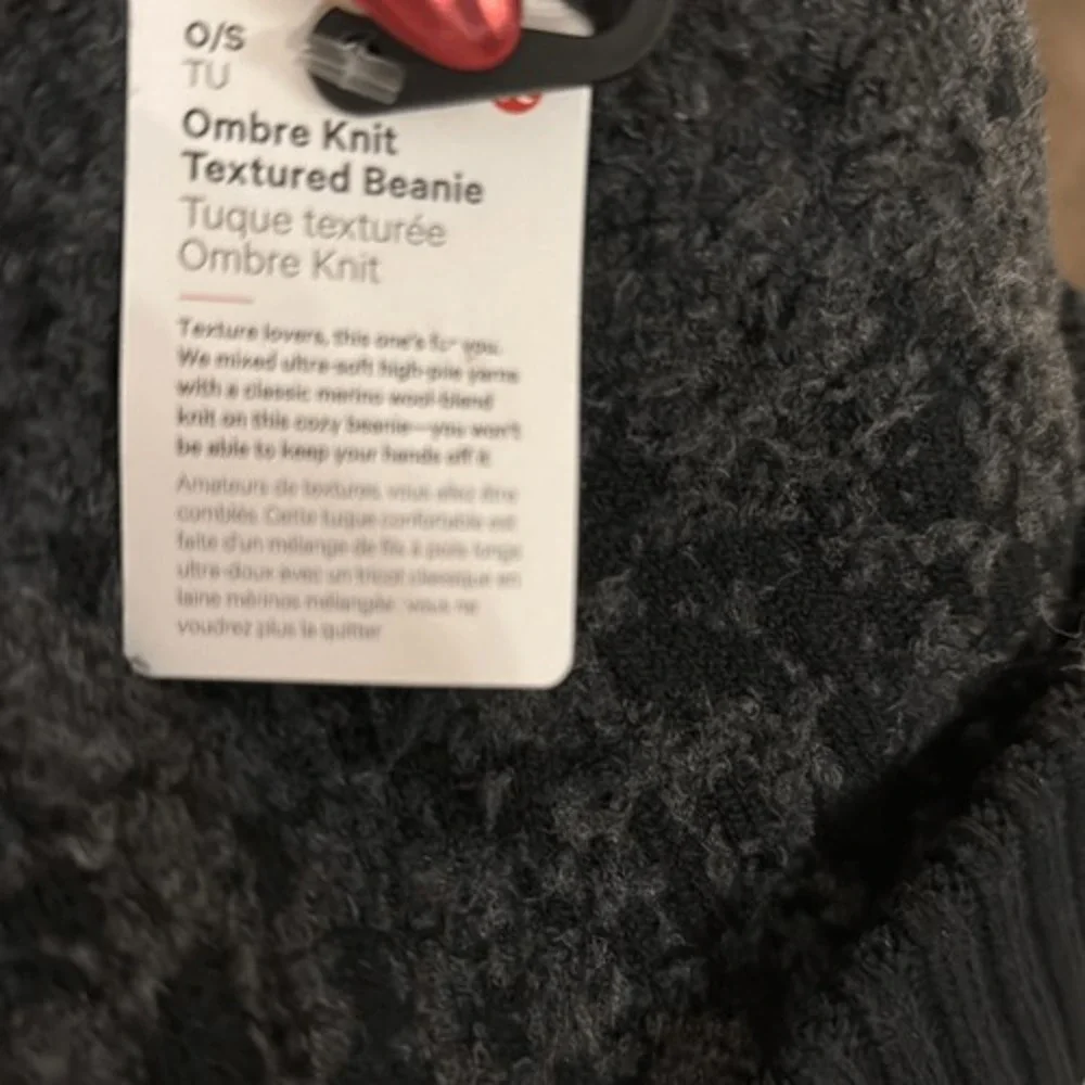 LULULEMON‎ BUNDLE OF HAT & MITTENS BLACK OMBRE NWT WOOL BLEND